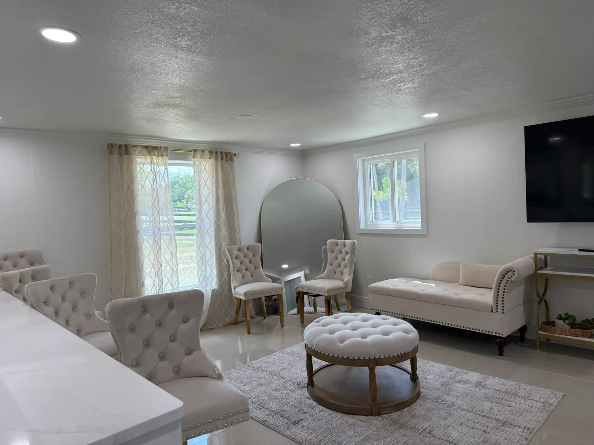 The Waterside Ranch - Bridle Suite Glam Mirror