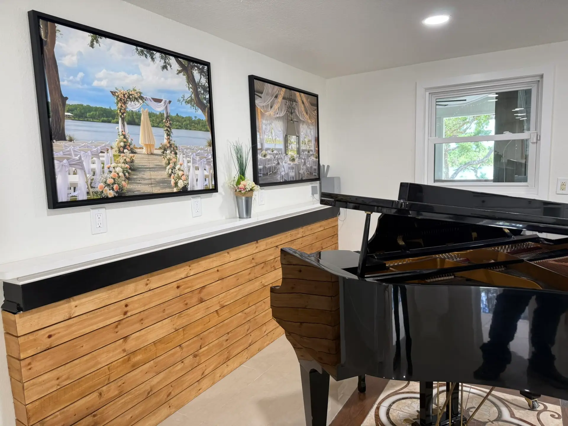 The Waterside Ranch - Piano Lounge with Charging Area - The Waterside Ranch The Waterside Ranch - Piano Lounge with Charging Area